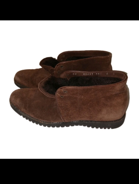 Salvatore Ferragamo Shoes - Vintage Salvatore Ferragamo Brown Suede Fur Lined Chukka Boots 6B
